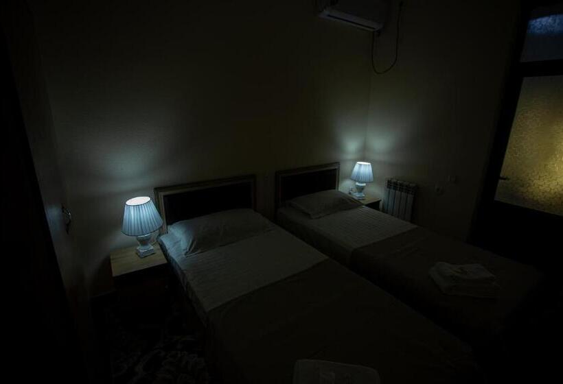 غرفة إقتصادية, Tiny Art House Near Of Airaport