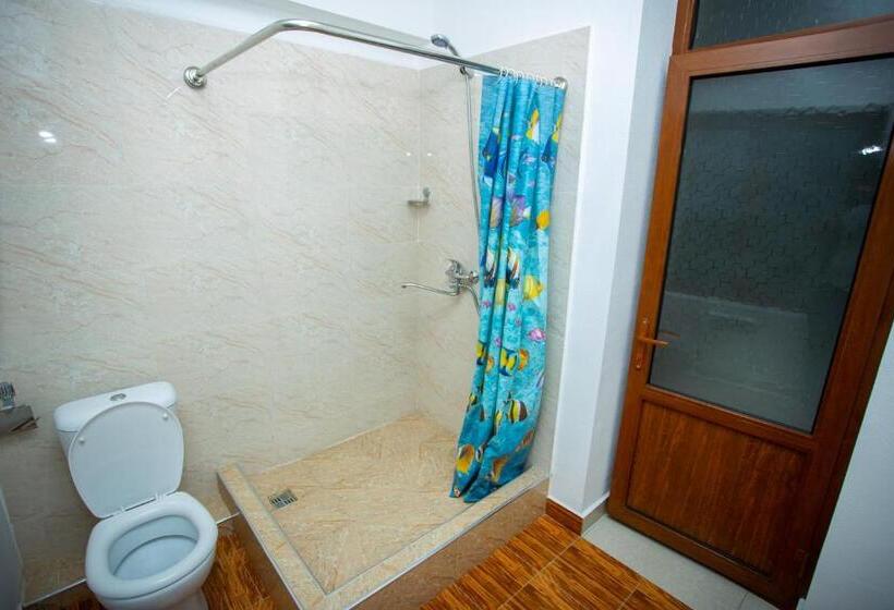 غرفة عائلية, Tiny Art House Near Of Airaport