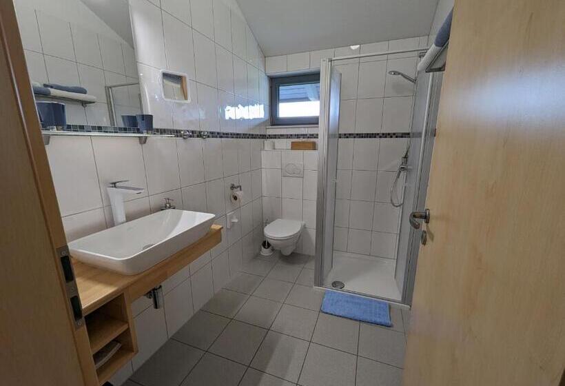 اتاق خانوادگی, Pension Victoria