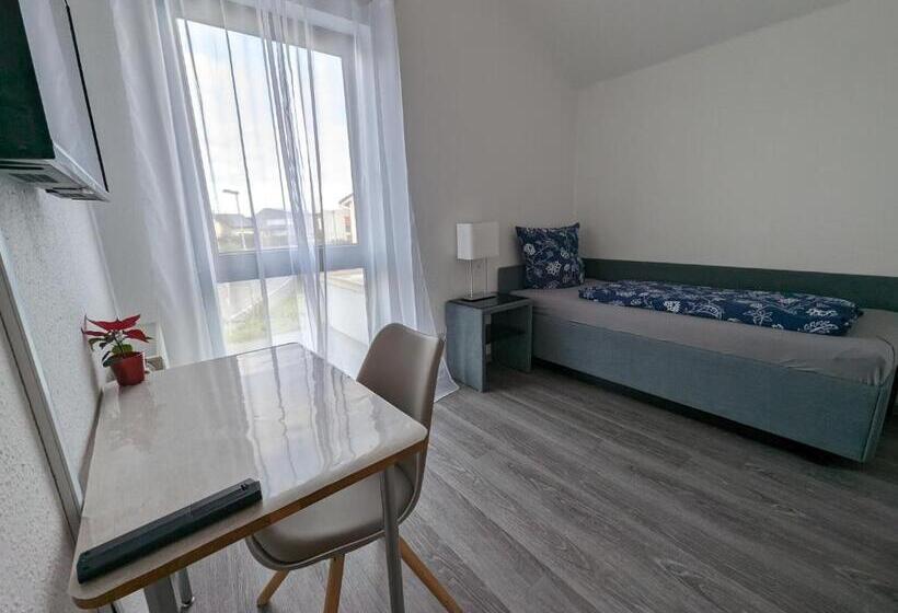 Семейный Номер, Pension Victoria