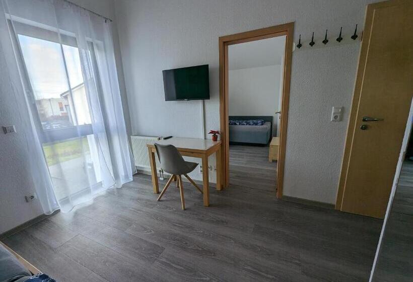 اتاق خانوادگی, Pension Victoria