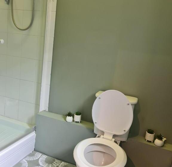 스탠다드 룸 킹사이즈 침대, Hen House