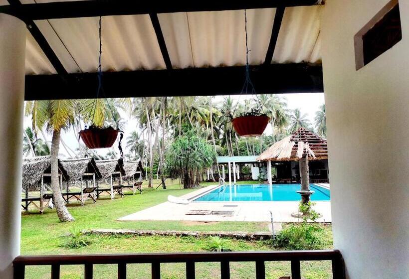 اتاق لوکس با چشم‌انداز دریا, Helios Beach Resort