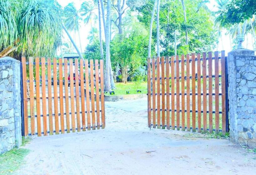اتاق لوکس با چشم‌انداز دریا, Helios Beach Resort