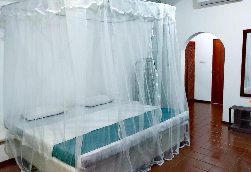 اتاق استاندارد با چشم‌انداز دریا, Helios Beach Resort