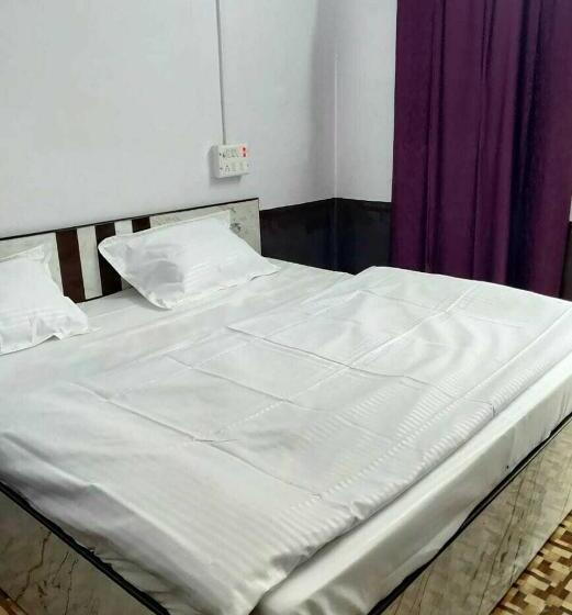 트리플 클래식 룸, Spot On Hotel New Bright