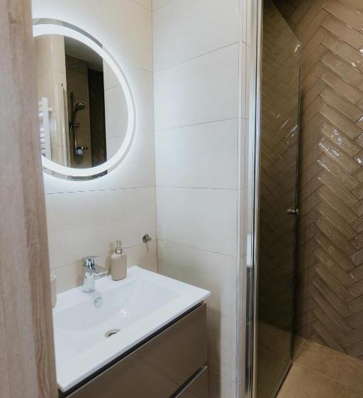 Дом 1 Спальня, Gyopár Lodge Gyopárosfürdő