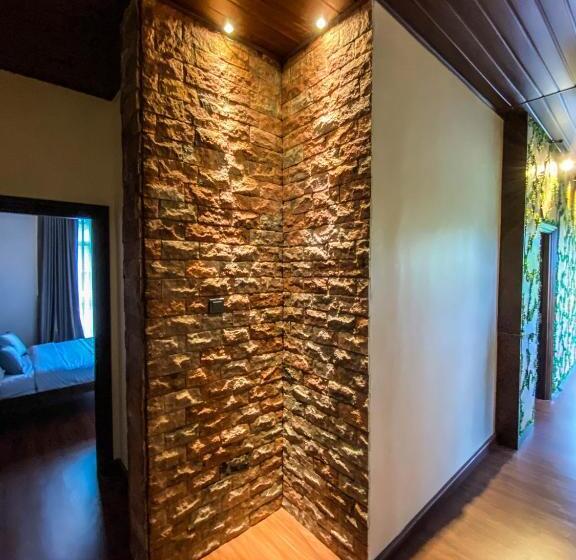 Номер Deluxe, Friendly Hills