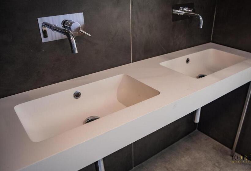 חדר סופריור, Korè