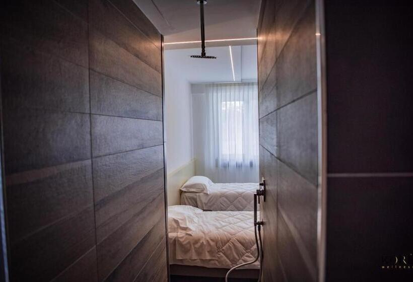 חדר סופריור, Korè