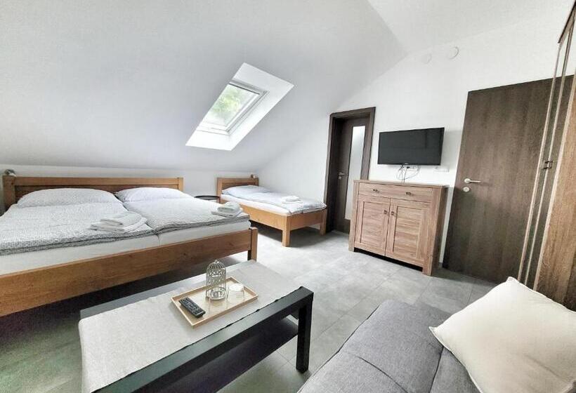 스탠다드 트리플 룸, Penzion Restaurace Ostrov