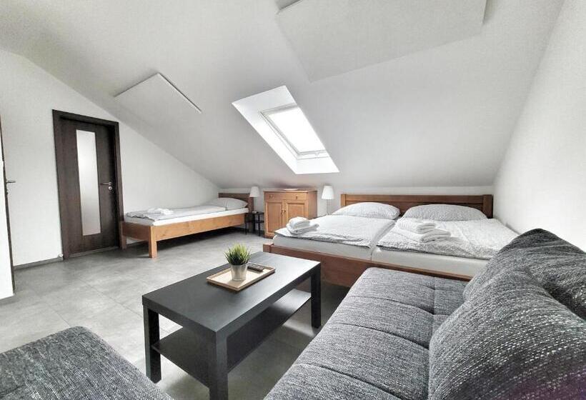 컴포트 트리플 룸, Penzion Restaurace Ostrov