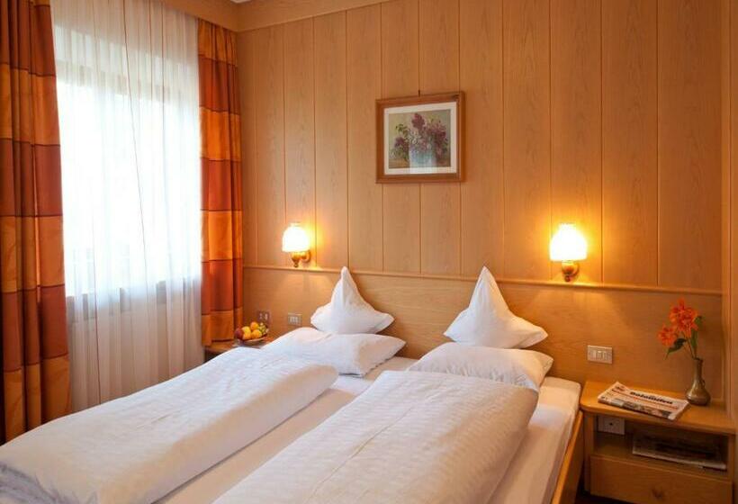 חדר סטנדרט עם מרפסת, Pension Sonnegg