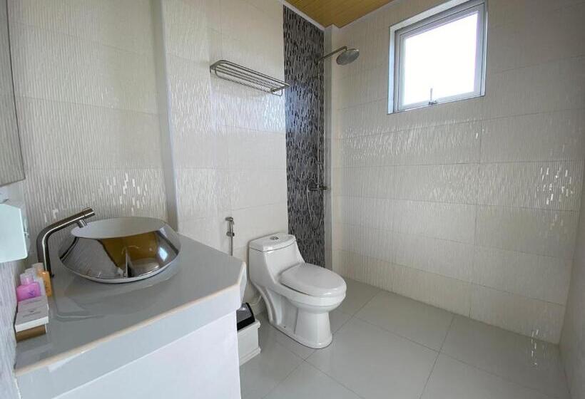 اتاق لوکس با بالکن, Viva Beach Maldives