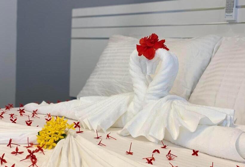 اتاق لوکس با بالکن, Viva Beach Maldives