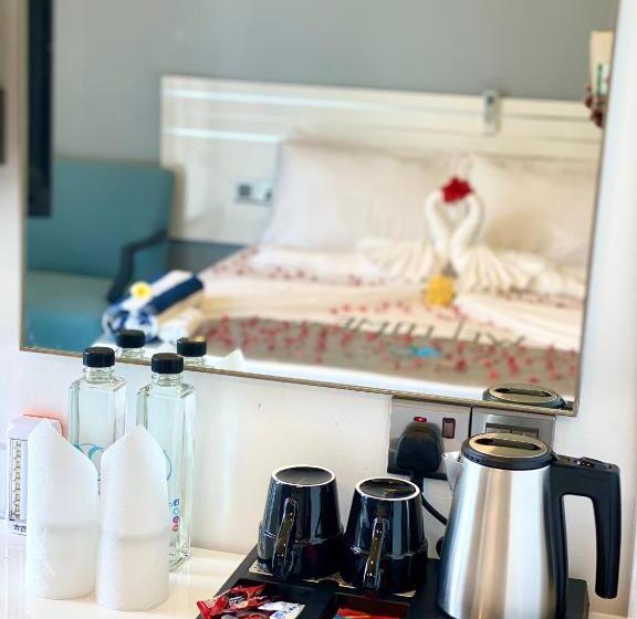 اتاق لوکس با بالکن و چشم‌انداز دریا, Viva Beach Maldives