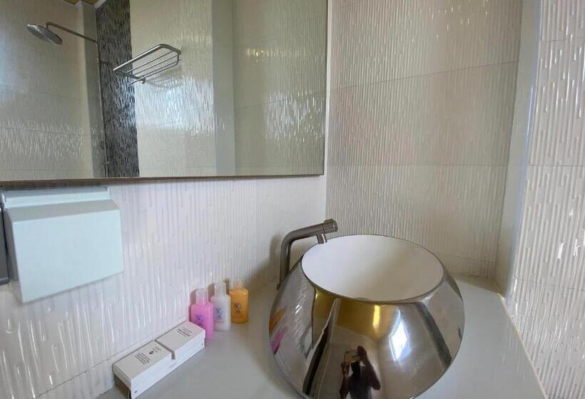 اتاق لوکس با بالکن و چشم‌انداز دریا, Viva Beach Maldives