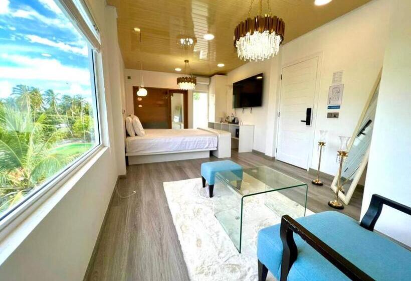 سوییت سوپریور با چشم‌انداز دریا, Viva Beach Maldives