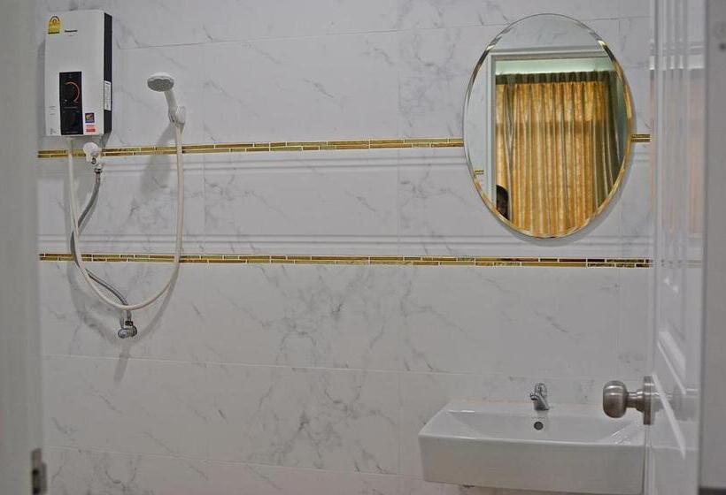 اتاق استاندارد, Baanpin Hostel And Cafe