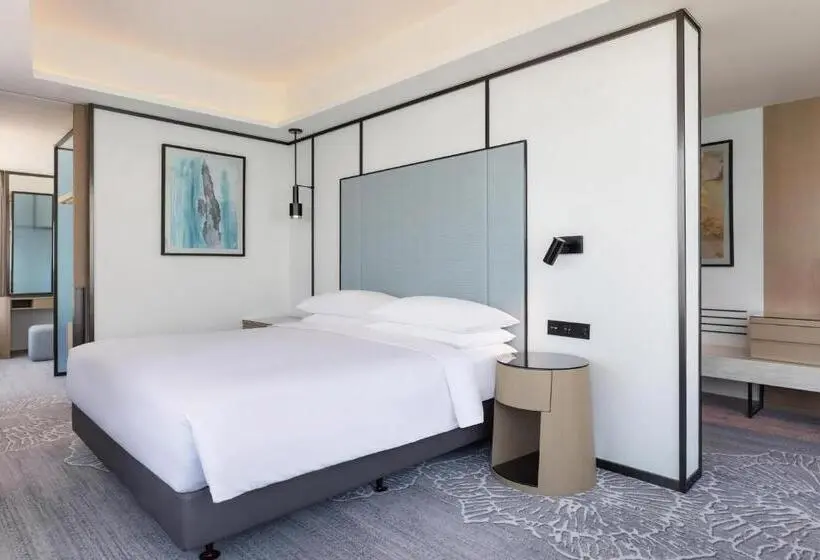 سوئیت اجرایی با تخت کینگ, Four Points By Sheraton Hong Kong, Tung Chung