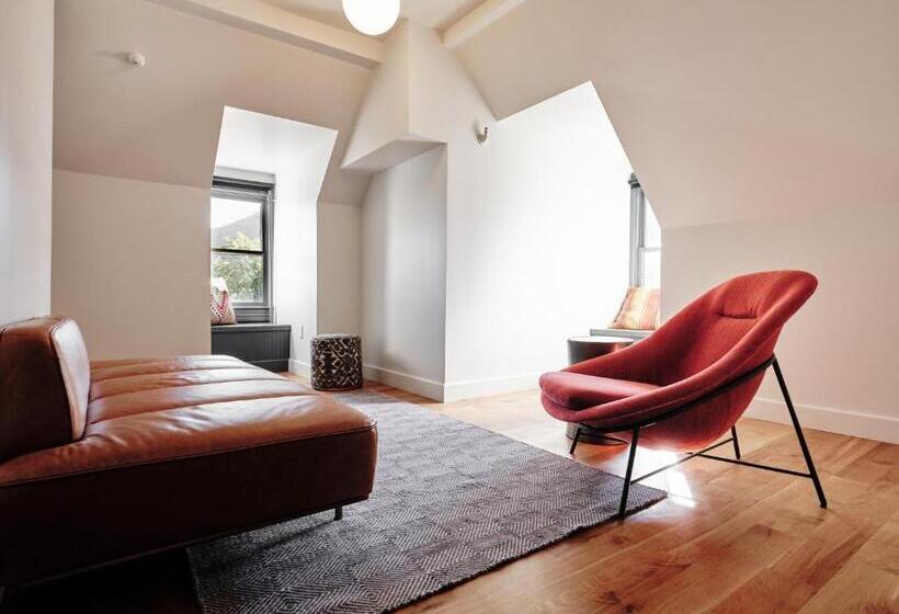 디럭스 룸 킹사이즈 침대, Thatcher