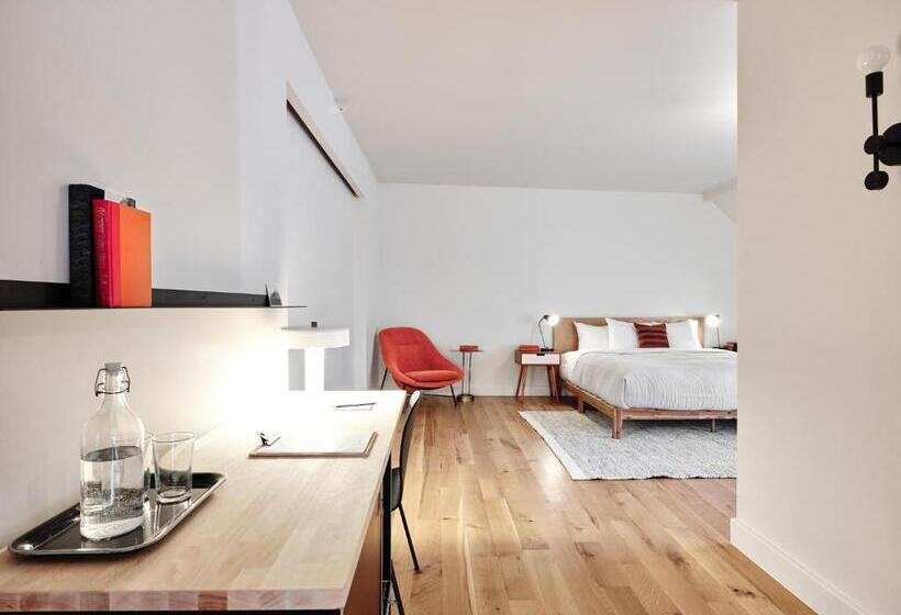 디럭스 룸 킹사이즈 침대, Thatcher