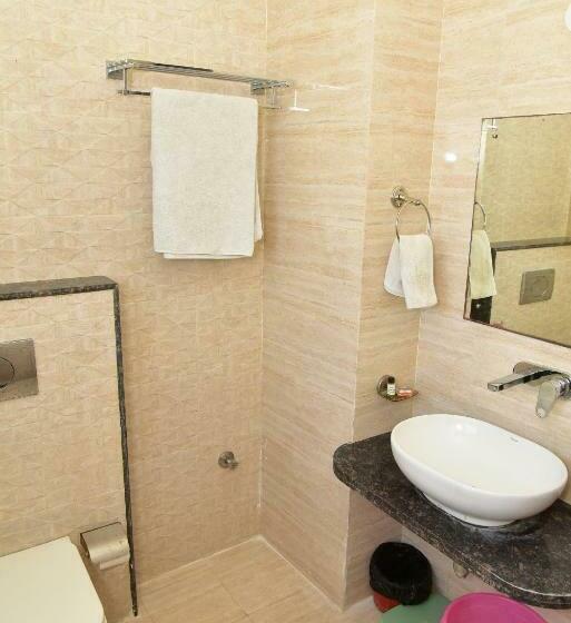 חדר דלוקס, The Trinetra Villa