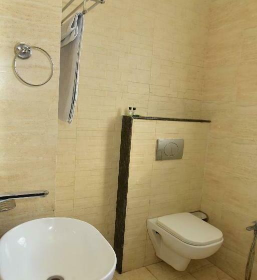 חדר דלוקס, The Trinetra Villa