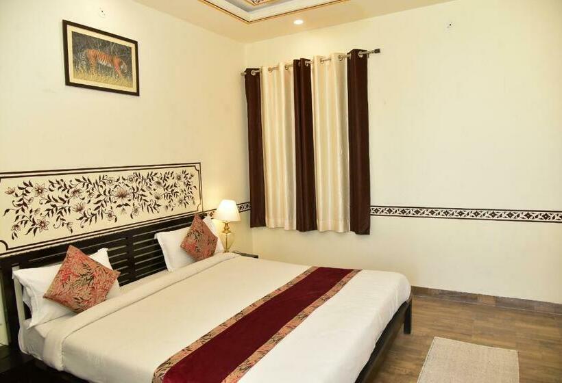 חדר דלוקס, The Trinetra Villa