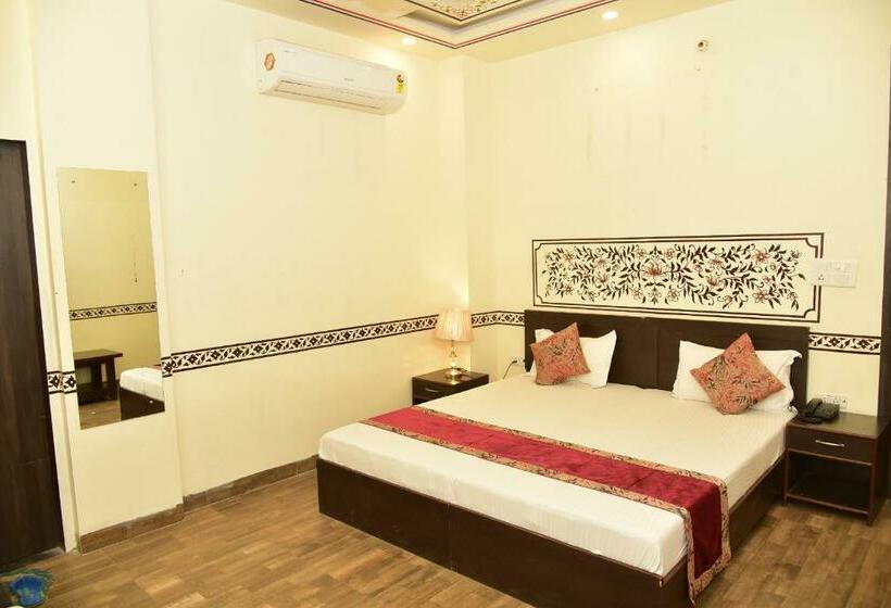 חדר דלוקס, The Trinetra Villa