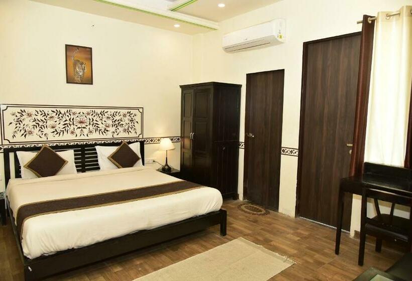 חדר דלוקס, The Trinetra Villa