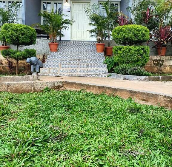 اتاق لوکس, The Spectrum Resort, Chikmagalur