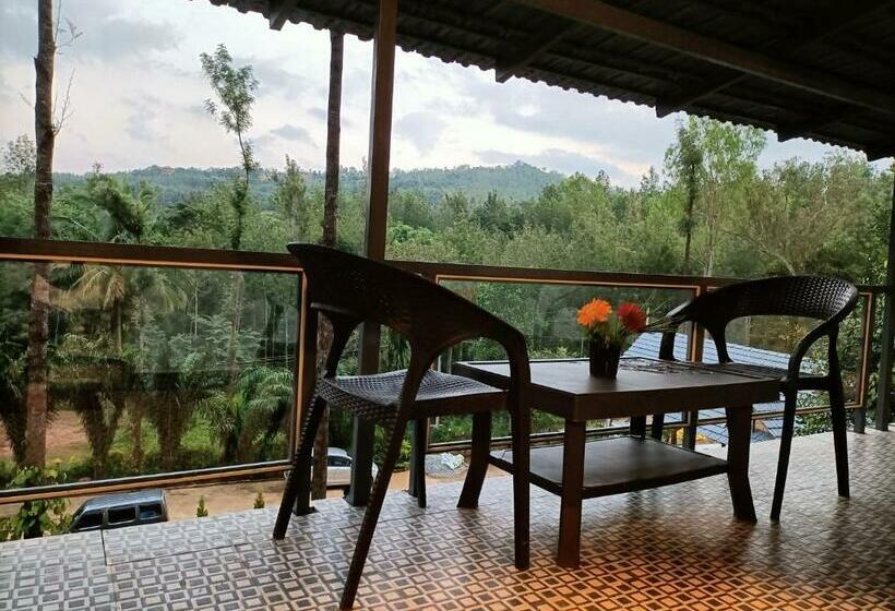 اتاق لوکس با بالکن, The Spectrum Resort, Chikmagalur