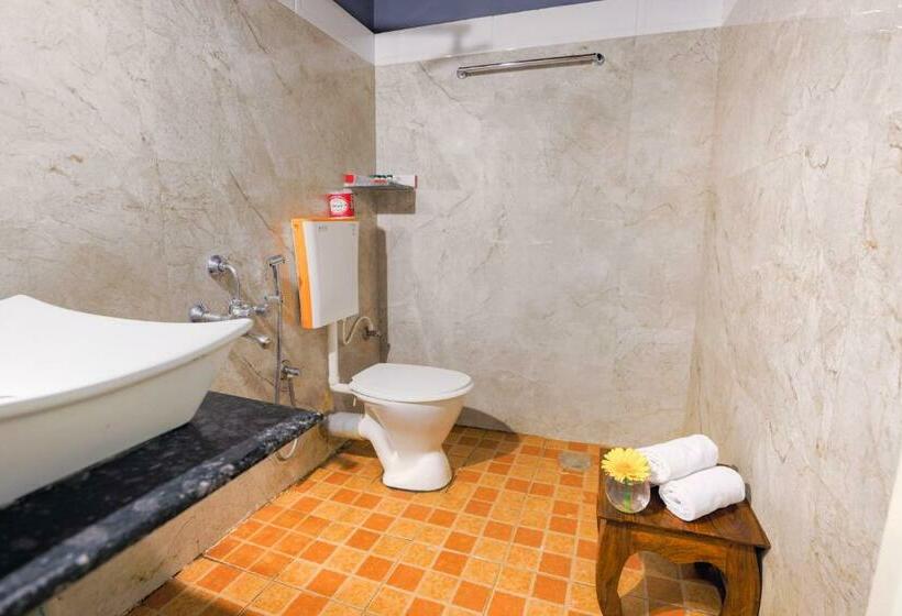 带阳台的豪华间, The Spectrum Resort, Chikmagalur