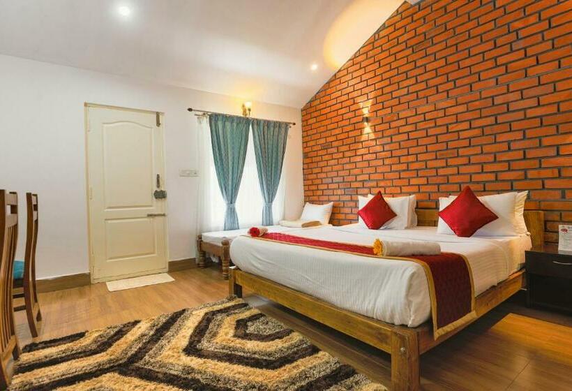 اتاق لوکس با بالکن, The Spectrum Resort, Chikmagalur