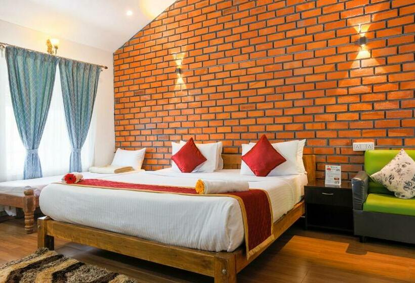 اتاق لوکس با بالکن, The Spectrum Resort, Chikmagalur