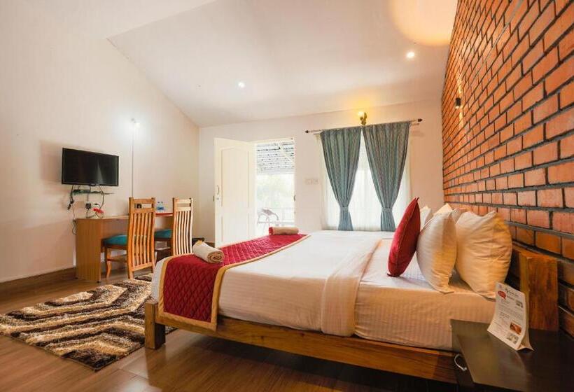 اتاق لوکس با بالکن, The Spectrum Resort, Chikmagalur