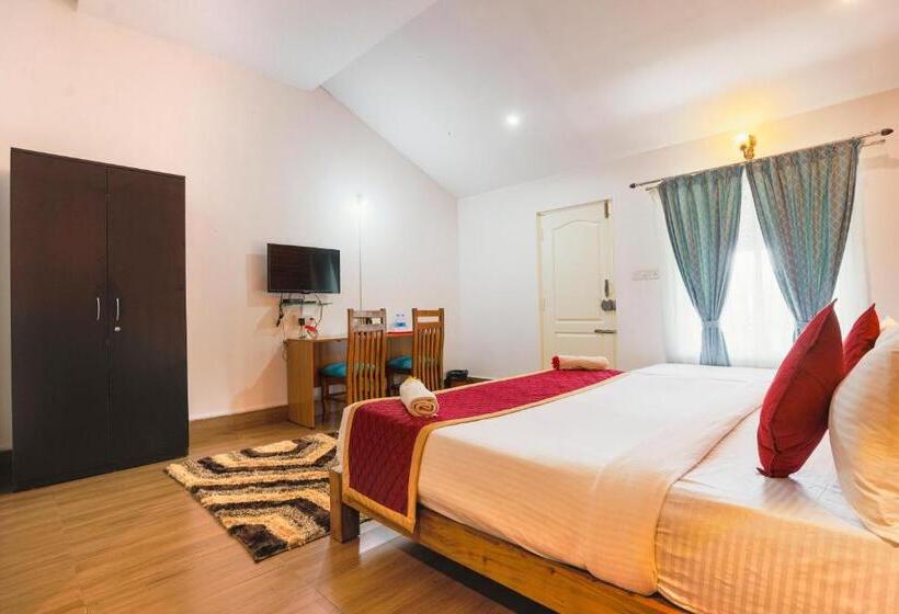 اتاق لوکس با بالکن, The Spectrum Resort, Chikmagalur