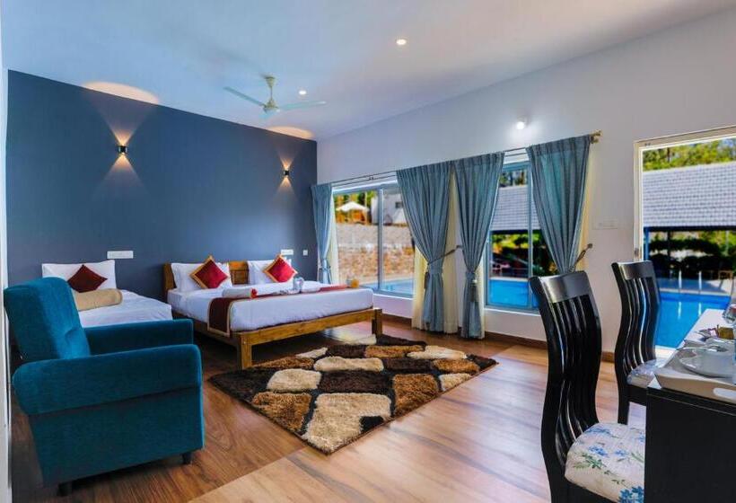 اتاق استاندارد با چشم‌انداز استخر, The Spectrum Resort, Chikmagalur