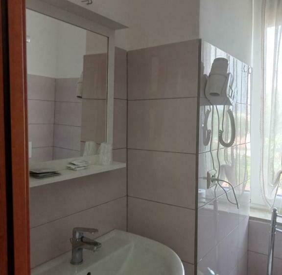 اتاق استاندارد با چشمانداز باغ, Villa Silvia B&b