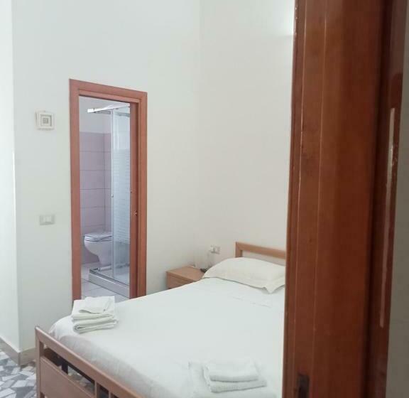 اتاق استاندارد با چشم‌انداز باغ, Villa Silvia B&b