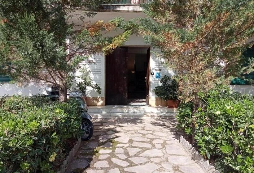 اتاق استاندارد با چشمانداز باغ, Villa Silvia B&b