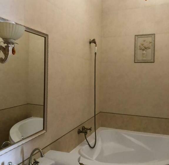 Négyszemélyes Classic Szoba, андреевская мансарда»у амура»