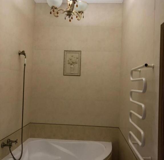 Négyszemélyes Classic Szoba, андреевская мансарда»у амура»