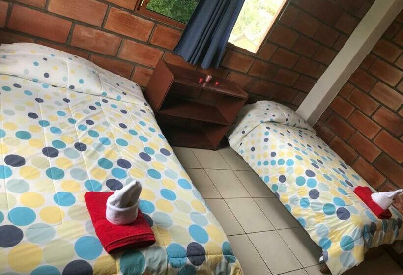 ویلای 2 خوابه, Black Beach House