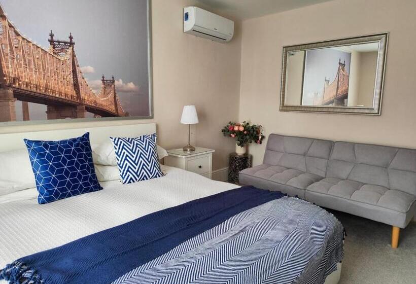 Люкс Deluxe Кровать Кинг, St Johns Boutique