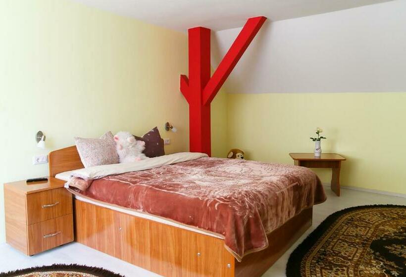 Трехместный Номер Стандарт Вид на Сад, Casa Doboş