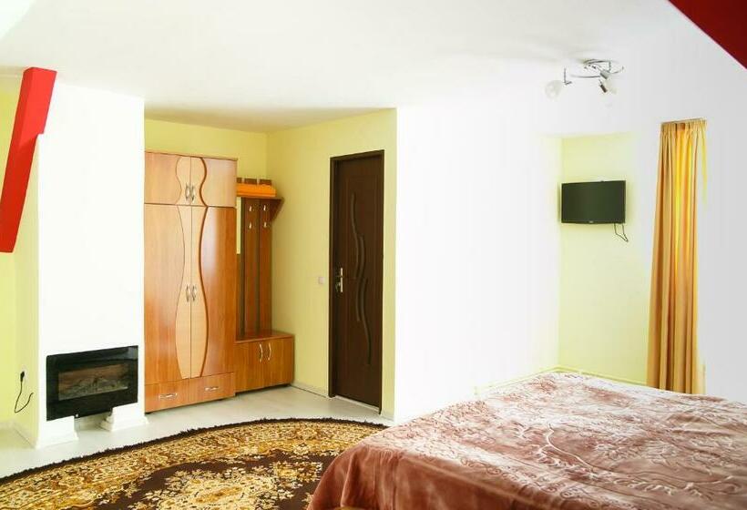 Трехместный Номер Стандарт Вид на Сад, Casa Doboş