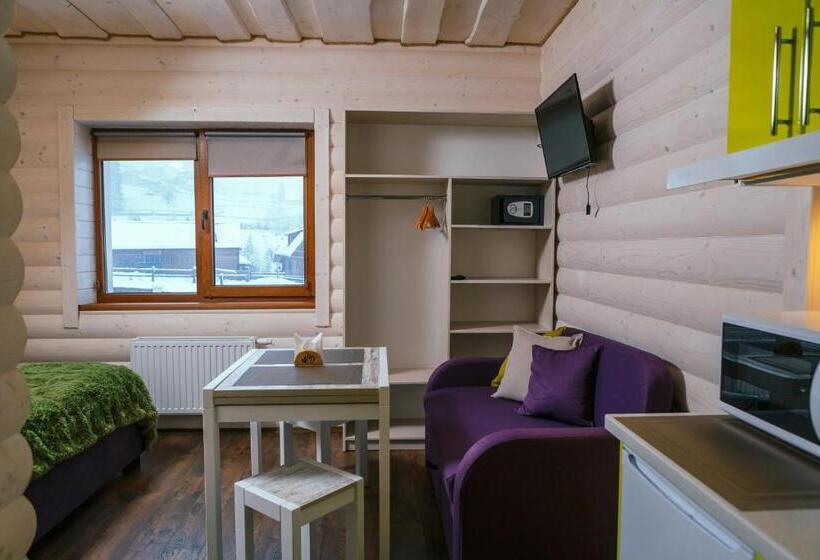 Studio Standard, Whiteberry Studio