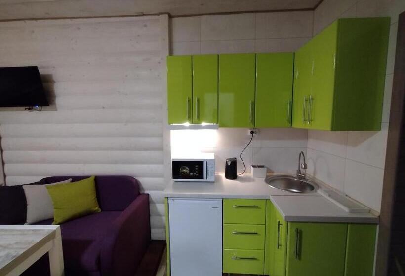 Studio Standard, Whiteberry Studio